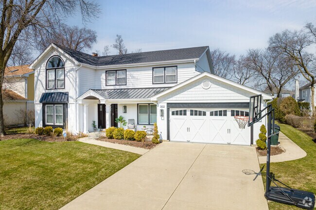 New traditional homes with spacious garages are a common sight in Glenview.