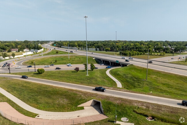 Commuters have quick access to the I-94 that runs along the bottom of Lewis and Clark.