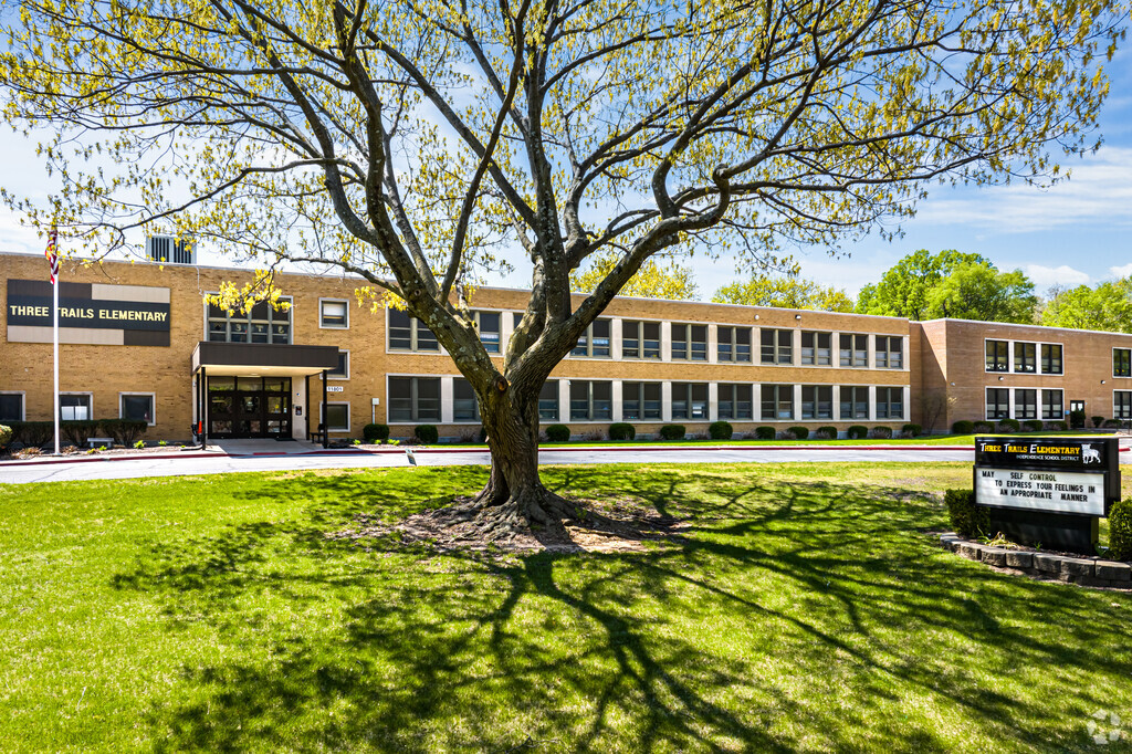 Three Trails two story Elementary school.