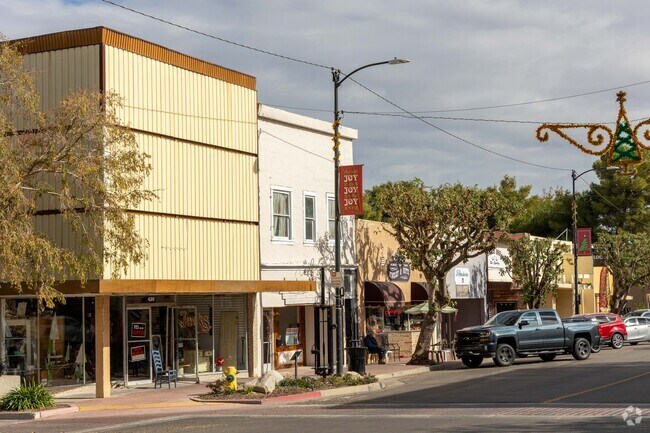 Captivating downtown Taft store fronts invite exploration.