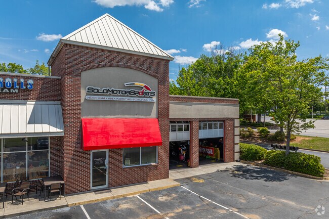 Throughout the vibrant community of Medlock Bridge, several skilled local mechanics, including the renowned Solo Motorsports, can be found, each offering a range of automotive services to keep your vehicles running smoothly.