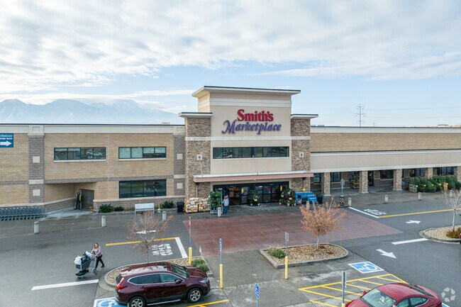 Residents of the Evergreen neighborhood can shop at the nearby Smith's Grocery Store.