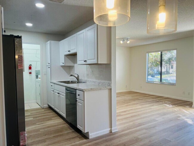 11877 Sturbridge Ln, Wellington, FL 33414 - photo 3