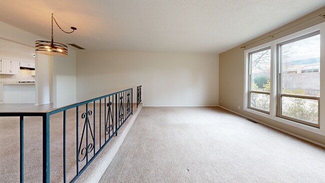 9208 Galaxia Way NE, Albuquerque, NM 87111 - photo 3