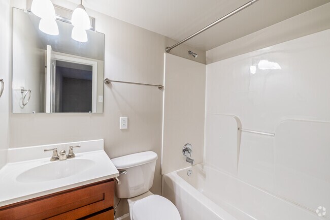 3BR, 2BA - 1,130SF - Primary Bathroom