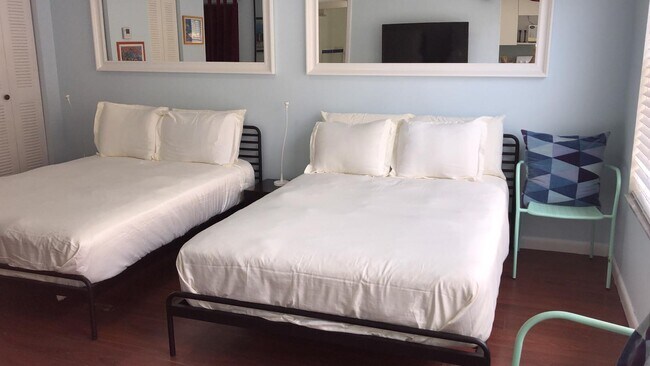 918 Ocean Dr unit 207, Miami Beach, FL 33139 - photo 3