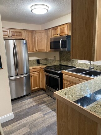 335 SW 1st St Unit 3, Warrenton, OR 97146