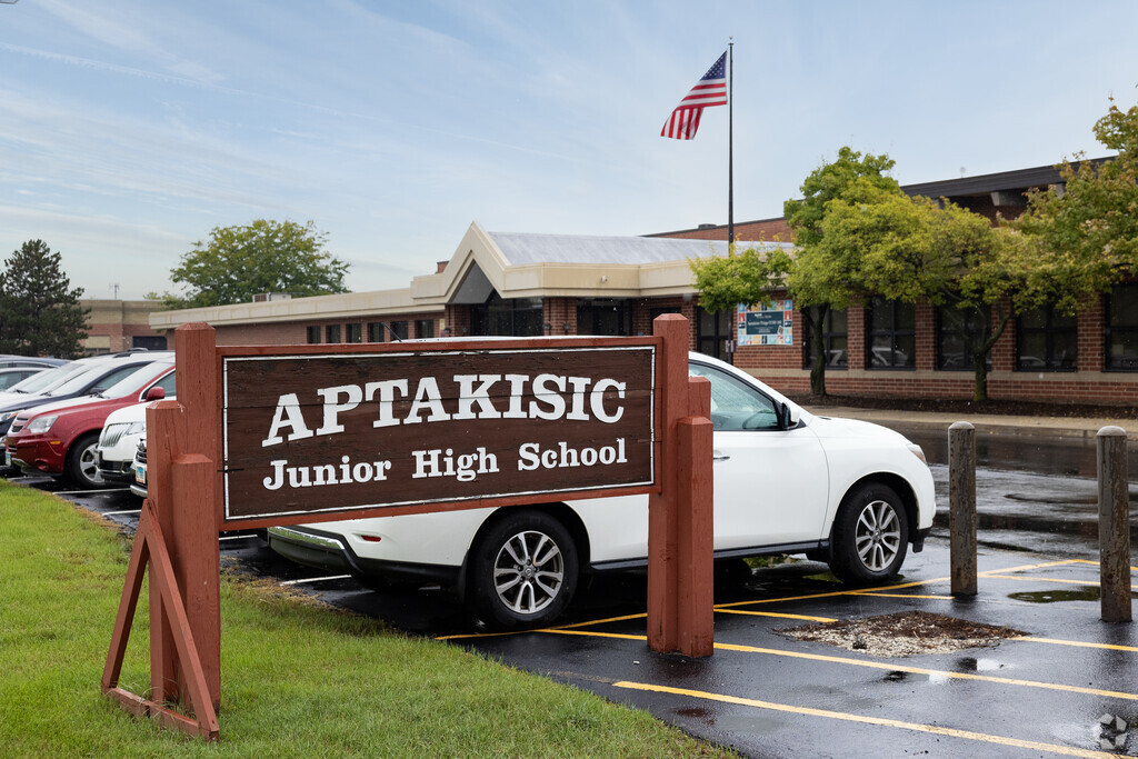 Aptakisic Junior High School serves students in Northeast Buffalo Grove.