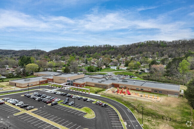 Adrian Burnett Elementary School received a B- from Niche.