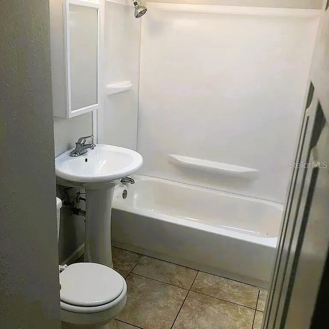 119 Edgewater Dr, Winter Haven, FL 33881 - photo 3