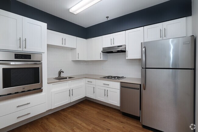 Pleasant Plaza, Malden, MA 02148 - photo 5