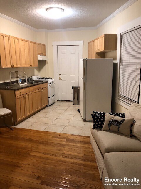 27 Forest St unit 7, Cambridge, MA 02140 - photo 7