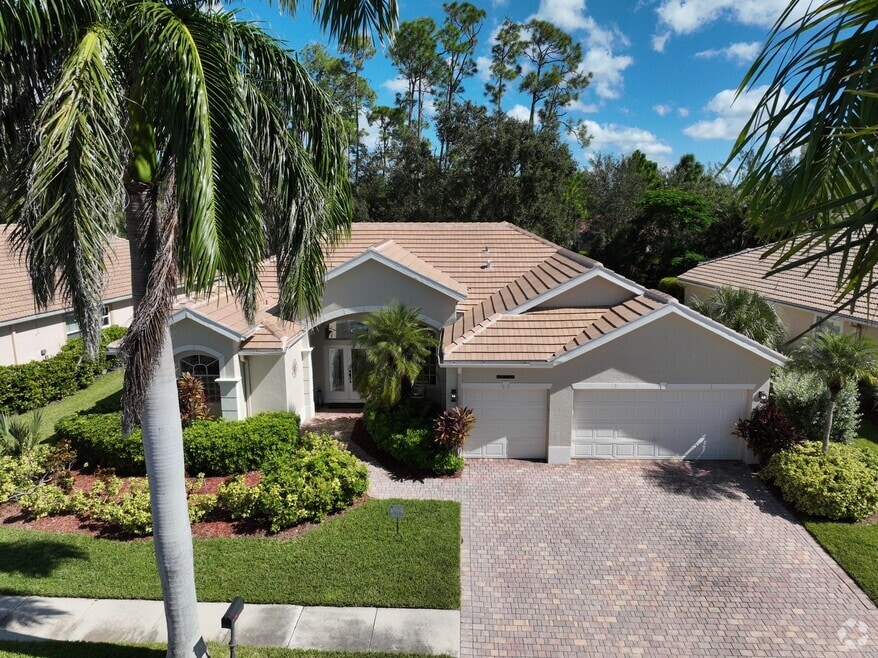 13916 Bald Cypress Cir, Fort Myers, FL 33907 - photo 2