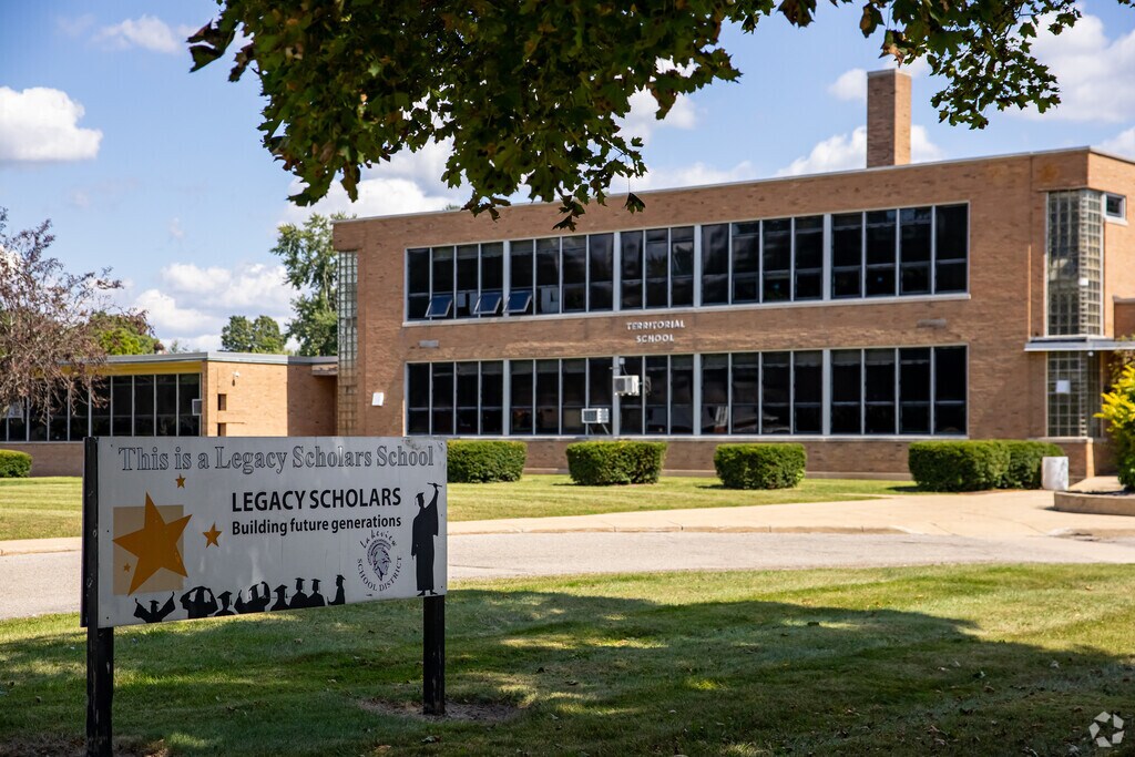 Lakeview Alternative High School is a public school in Battle Creek with less than 100 students.