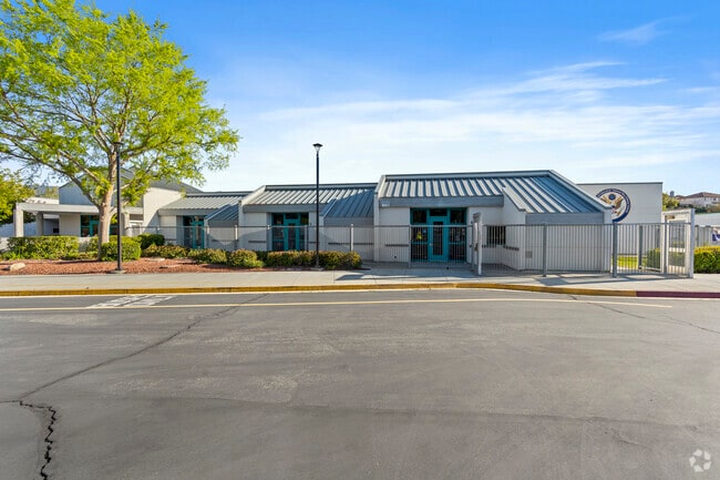 The Grand Entrance To Paula Valley Elementary Welcomes Vail Ranch Childrens.