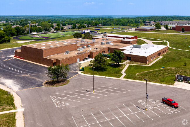 Piper Middle School is an easy commute for local families.