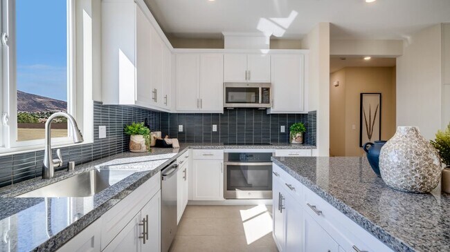 31362 Lolite Dr, Winchester, CA 92596 - photo 4