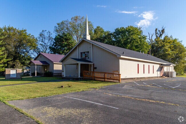 First Liberty Missionary Baptist serves the residents of Walter Jetton.