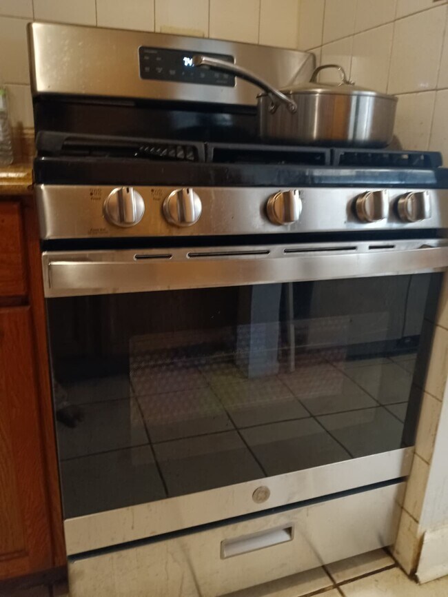 1075 Knoll Ln unit 101, Hoffman Estates, IL 60169 - photo 4