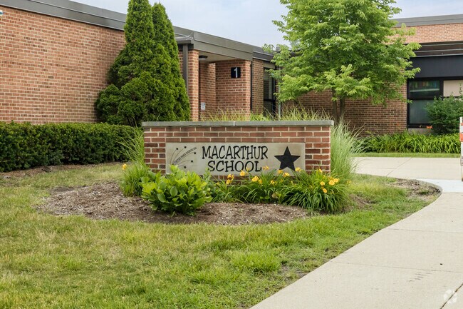 MacArthur International Spanish Academy's diverse student population is an added bonus.