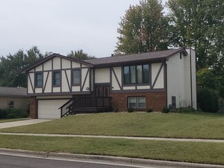 23 Kenfield Cir, Bloomington, IL 61704