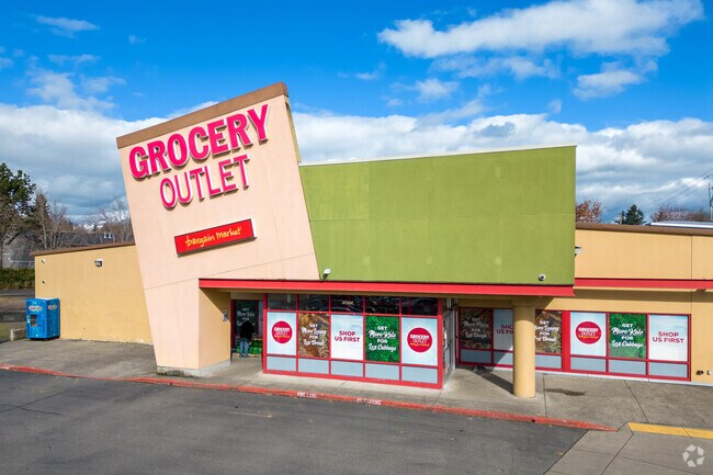 Grocery Outlet Storefront