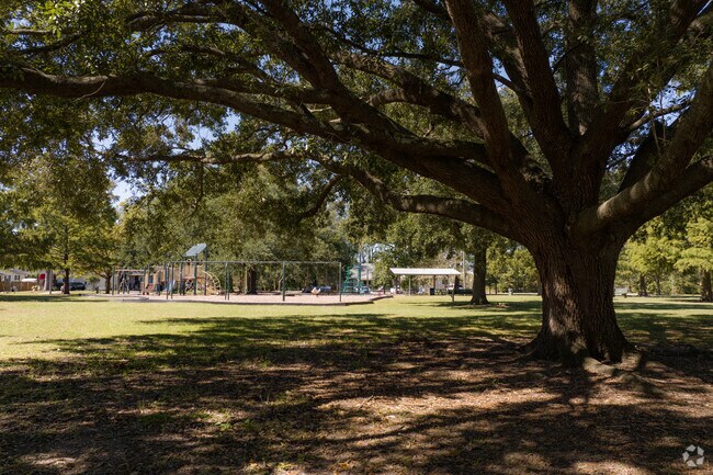 Welcome to the vast Kennedy Park located in the Carver Heights neighborhood.