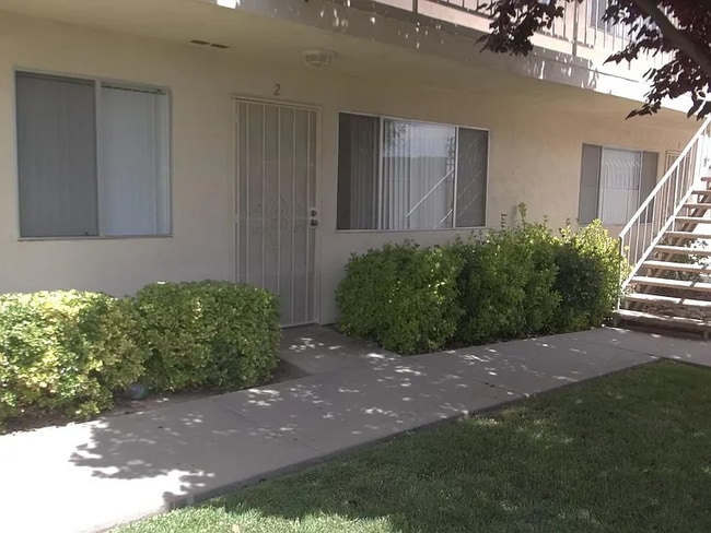 522 E Ave Q-5 unit 522 East Avenue Q5, Palmdale, CA 93550 - photo 4