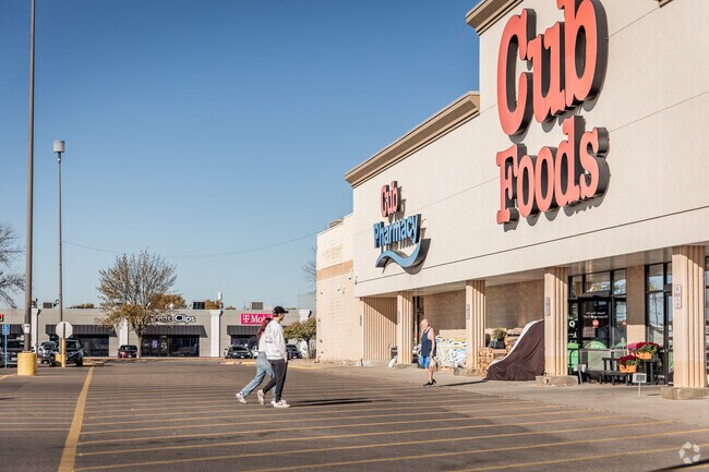 Cub Foods is a local grocery store offering produce in Franklin Rogers Park.