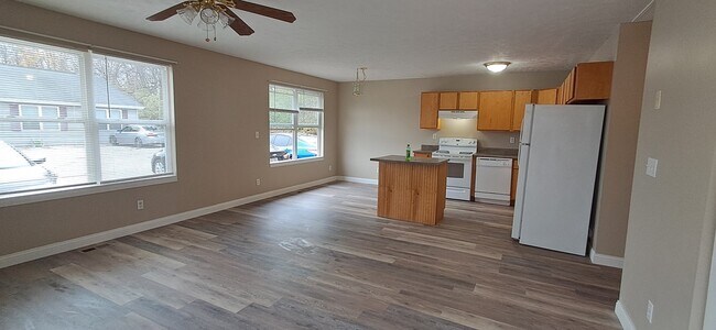 219 Railroad St unit C, Urbana, OH 43078 - photo 6