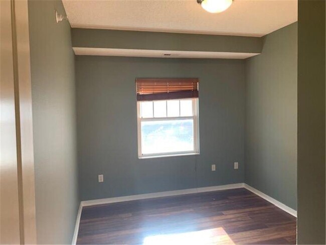 Mill Trace Condominiums unit 103, Minneapolis, MN 55414 - photo 7