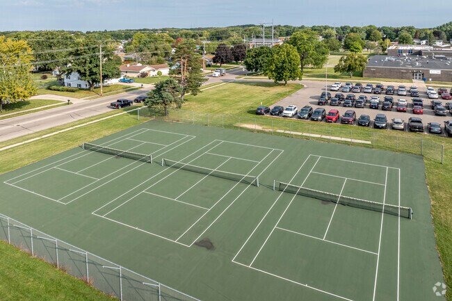 Franklin Middle School in Janesville also has a tennis court on its grounds.
