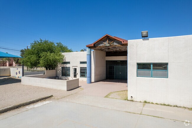 The courtyard of Las Puertas Community School.