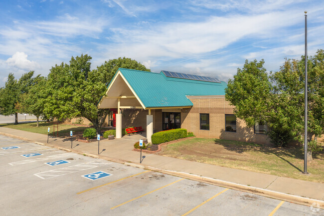 Parents can drop off and pick up their children from Mustang Creek Elementary School.