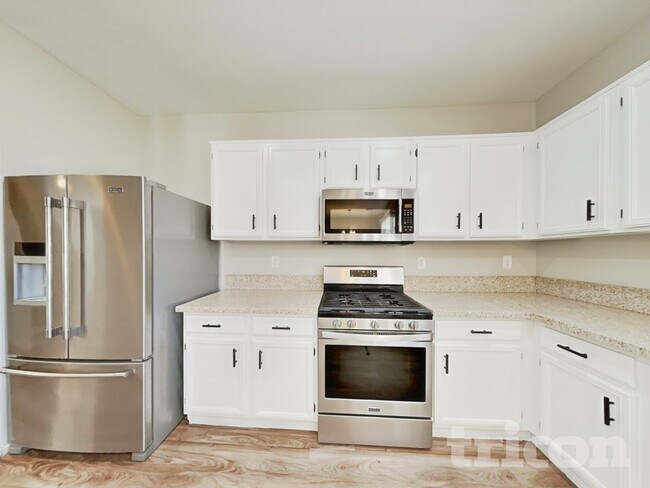 10270 Nolinas St, Las Vegas, NV 89141 - photo 6