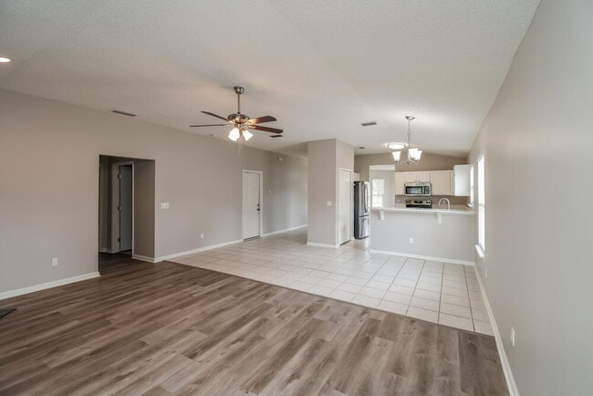 12825 Jordan Blair Ct, Jacksonville, FL 32225 - photo 4