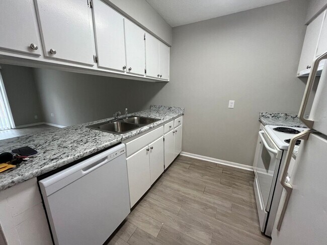 301 E Second St unit 19 SM, Springfield, GA 31329 - photo 7