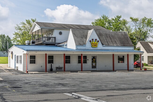 Pizza King is one of the few restaurants in the town of Selma.