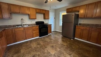 14 Searle Ave, Easthampton, MA 01027