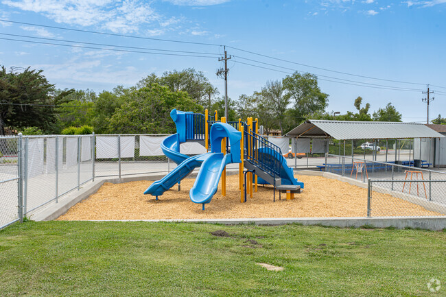 Los Ranchos Elementary School provides safe, clean play equipment for student to enjoy.