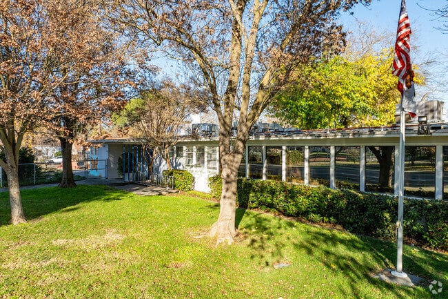 Davis School For Independent Study offers excellent academic courses.