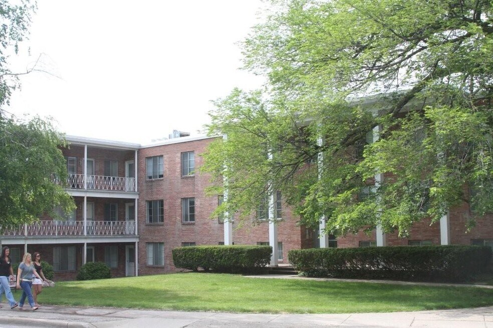 The Wedgewood Apartments 308 E Michigan Ave, East Lansing, MI