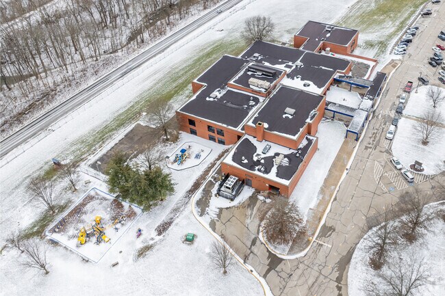 Avella Elementary School has 255 students with a student-teacher ratio of 12 to 1.