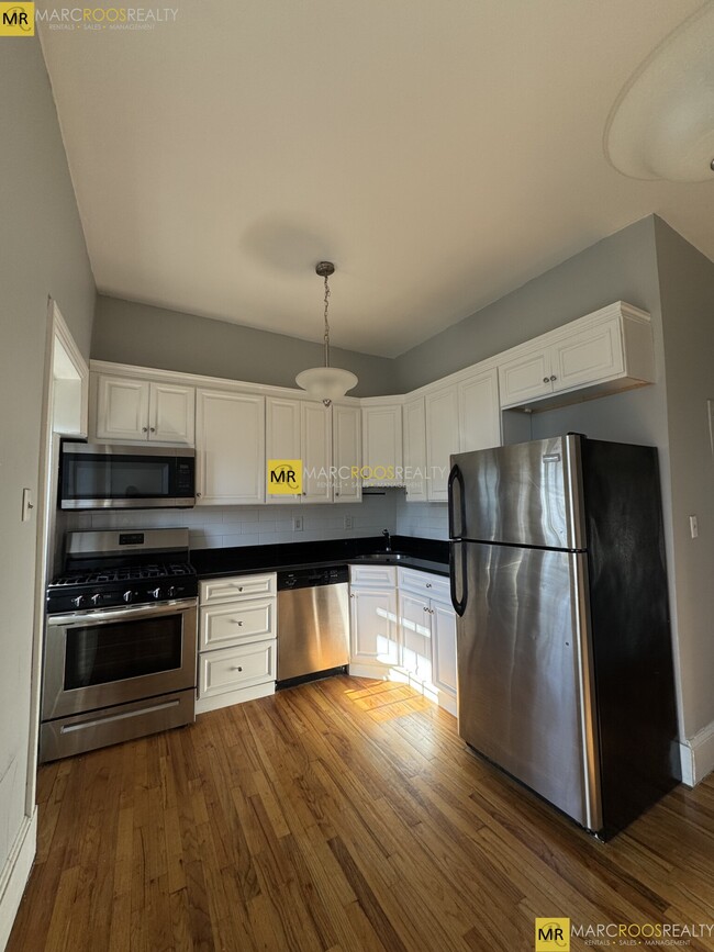 1485 Beacon St Unit 3, Brookline, MA 02446