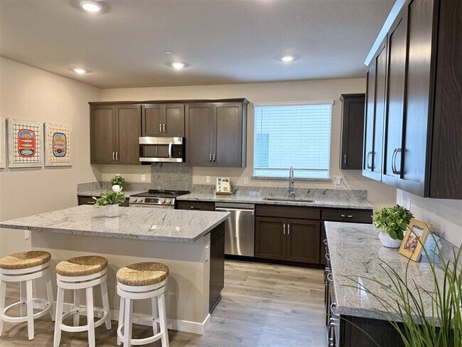 1344 Winterhart St, Galt, CA 95632 - photo 5