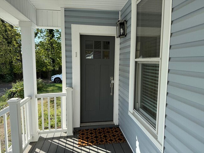 5651 Bramble Ave unit 1, Cincinnati, OH 45227 - photo 3