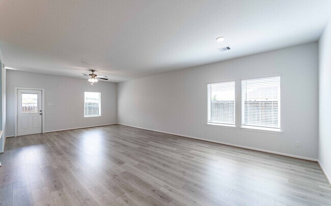 25039 Apricot Ct, Montgomery, TX 77316 - photo 3