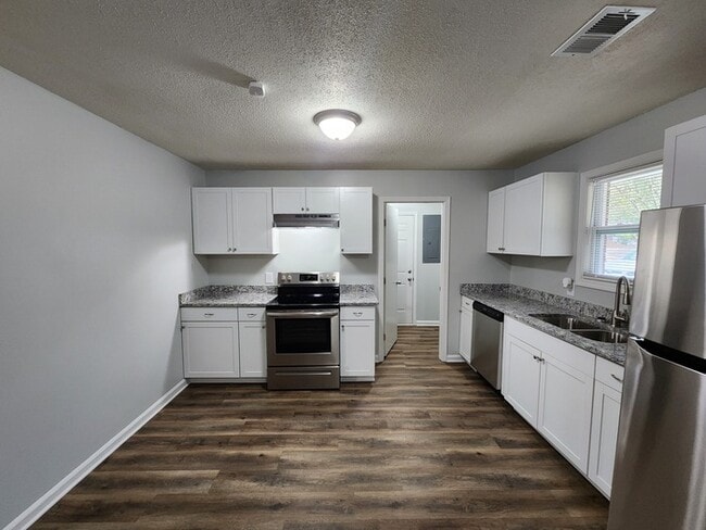 723 W Creek Cir, Monroe, GA 30655 - photo 2