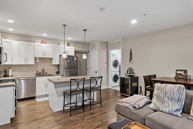 1 Saint Clare Rd unit 4, Medford, MA 02155 - photo 2