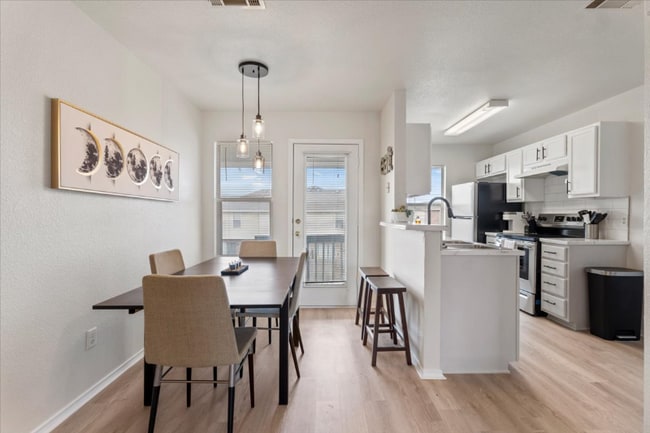 5810 Redstone Dr unit D, Killeen, TX 76543 - photo 6